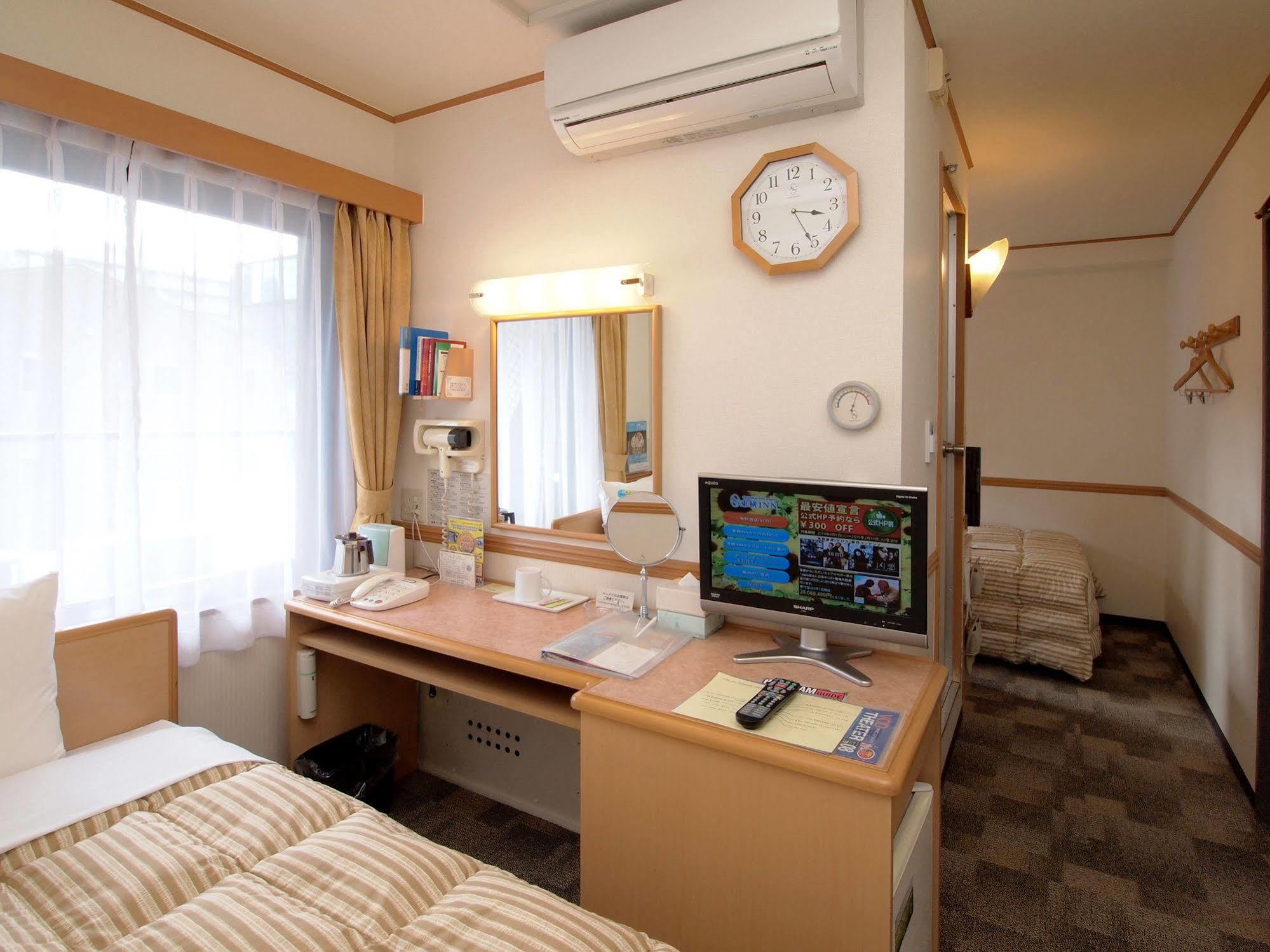 Toyoko Inn Oita Nakatsu Ekimae Buitenkant foto