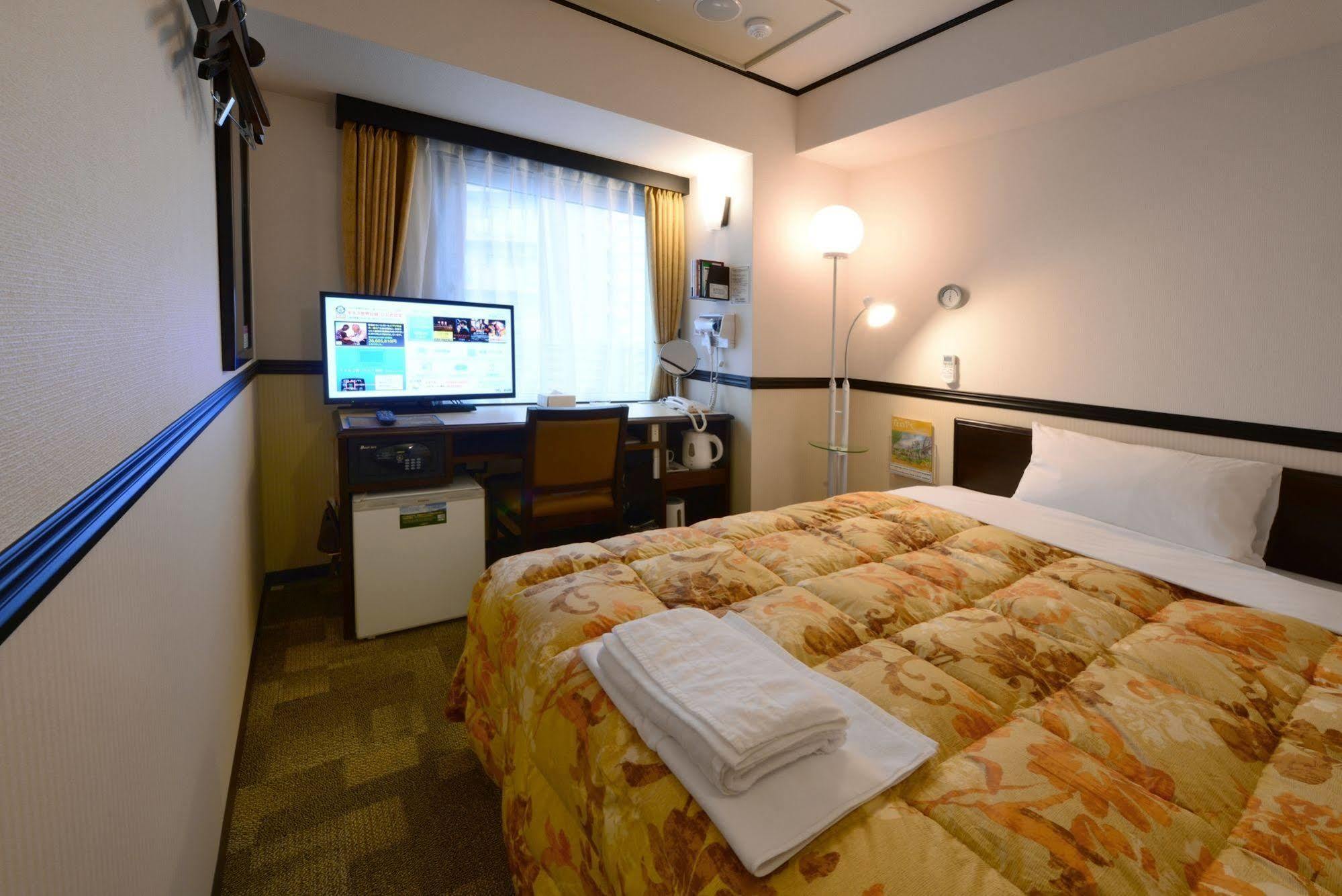 Toyoko Inn Oita Nakatsu Ekimae Buitenkant foto